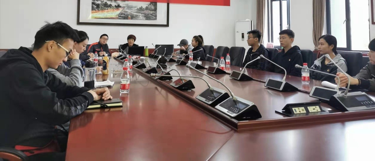 姜书记讲为本科生四支部讲党课.jpg